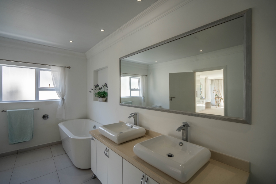 7 Bedroom Property for Sale in Royal Alfred Marina Eastern Cape